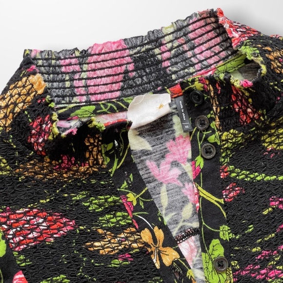 Anthropologie Akemi + Kim Sleevless Floral Blouse - Picture 7 of 9